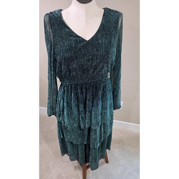 Shimmery Green Long Sleeve V-Neck Tiered Midi Dress XL Maurices - Picture 1 of 12
